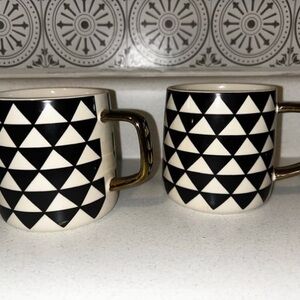 Geometric Black and White Mugs with Gold Handle